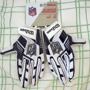 Wilson Youth Football Gloves - Black and White